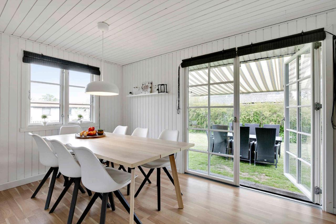 Nyistandsat Sommerhus Med Kaerlighed Og Sjael Kyndelose Exteriör bild